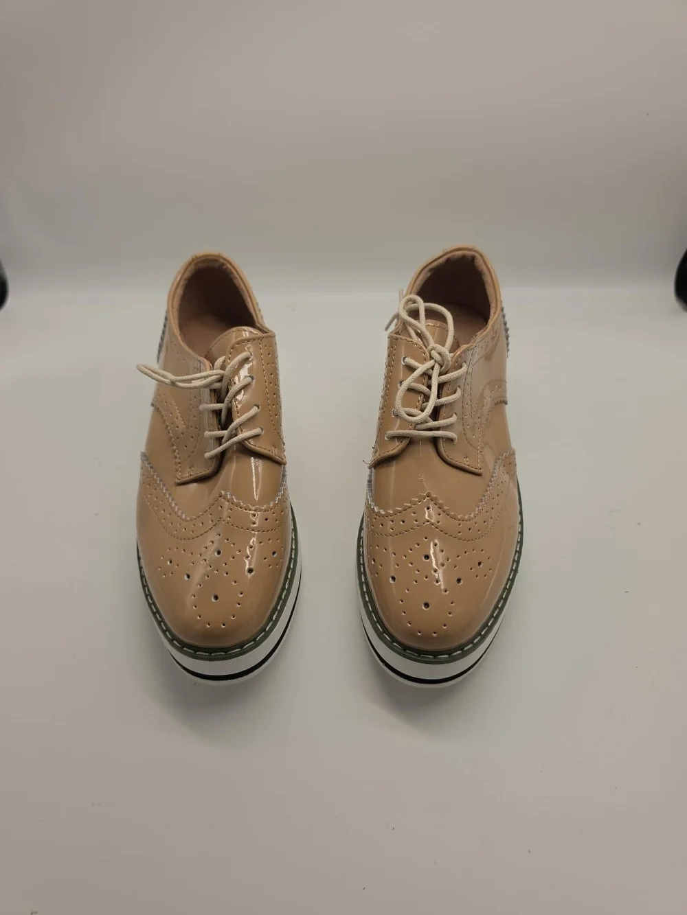 Men's Beige Wingtip Lace-Up Shoes